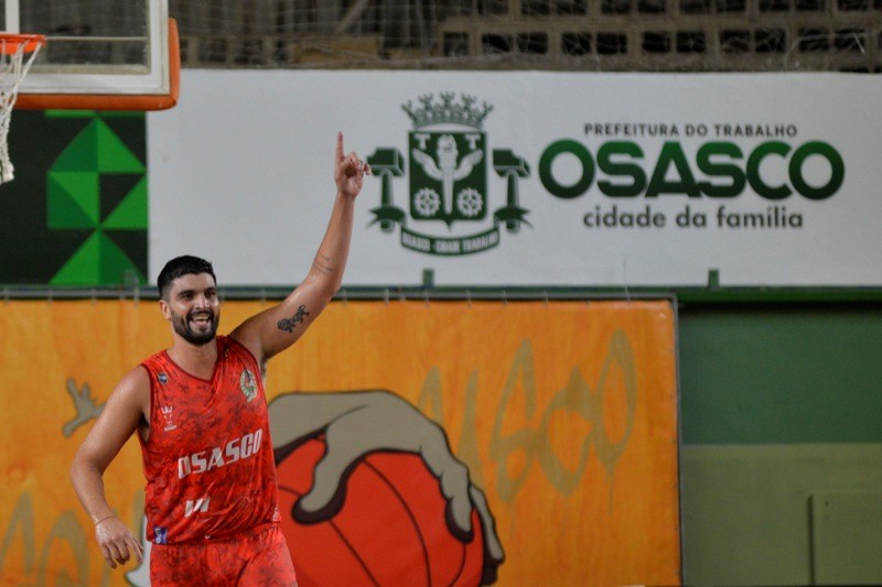 .:: ala_pivo_igor_avelino_reforca_basket_osasco_para_sequencia_do_brasileirao_62414_1_pt_093739.jpg ::.