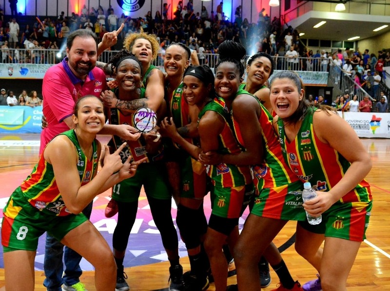 .:: medalhistas_de_ouro_do_pan_comandam_sampaio_basquete_abre_2_a_0_na_final_sobre_o_vera_cruz_campinas_e_fica_a_uma_vitoria_do_bicampeonato_da_lbf_caixa_40163_1_pt.jpg ::.