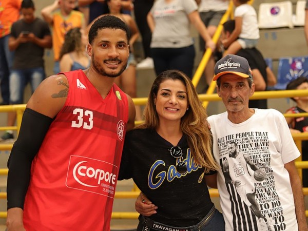 .:: franca_perde_para_o_paulistano_e_a_invencibilidade_do_nbb_68394.jpg ::.