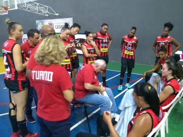 .:: lider_invicto_ituano_basquete_vence_o_catanduva_no_campeonato_paulista_68276.jpg ::.